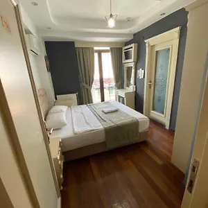 La Petite Maison ** İstanbul