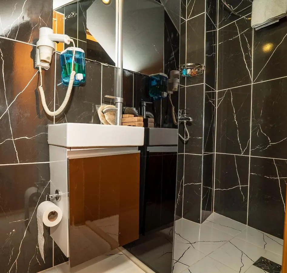 216 Hill Suites Istanbul 2*,
